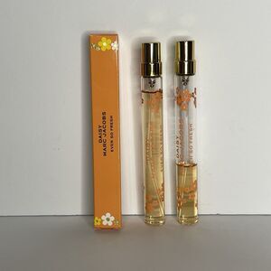 Marc Jacobs Fragrances Daisy Ever So Fresh Eau de Parfum Penspray .33 oz / 10 mL